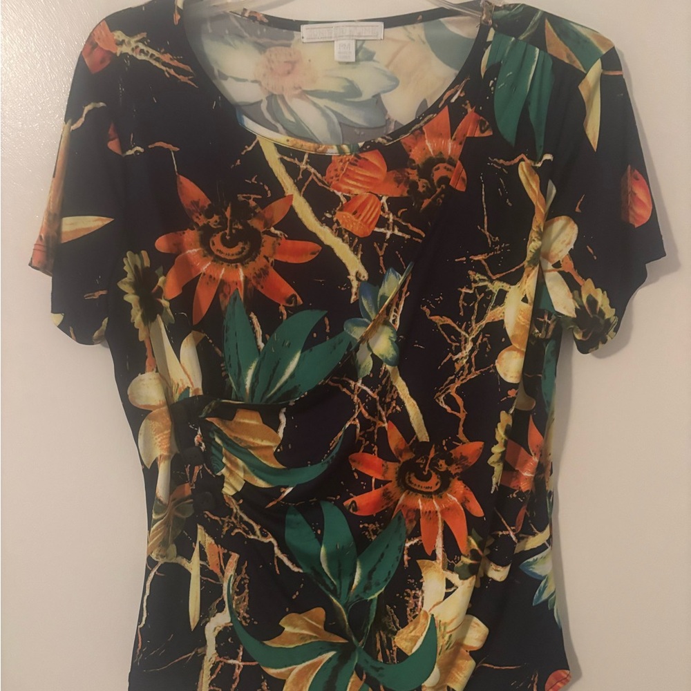 Juniper+ Lime Floral Burst Short Sleeve Women's Top